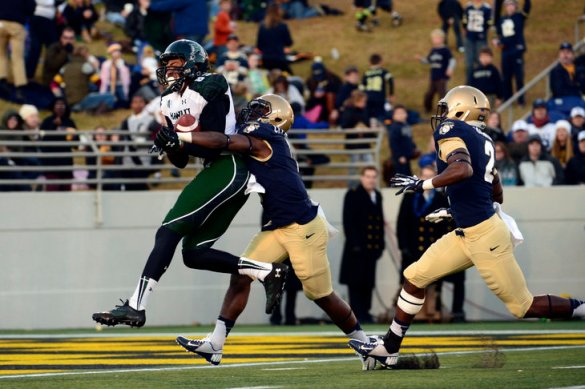 NCAA Football: Hawaii at Navy