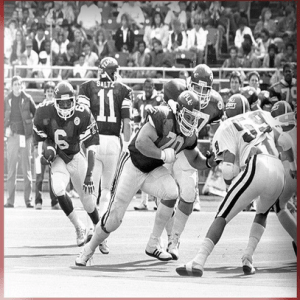 Palmer: "In my humble opinion, they need to make more of a commitment to the running game." Paul runs behind John Rienstra and fullback Shelley Poole here. Guys like Jahad Thomas and Jamie Gilmore would be much more effective running behind a fullback like Kenny Harper.