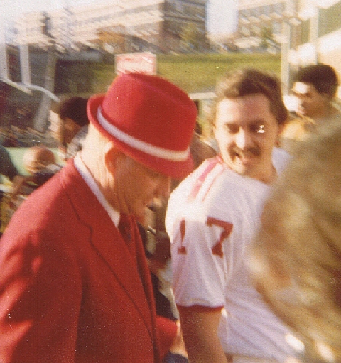 Wes Sornisky says something to Wayne Hardin after a 17-17 tie at  Cincinnati. 